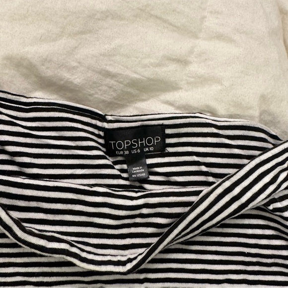 Topshop size 6 black & white stripped cropped tub top - Picture 3 of 4